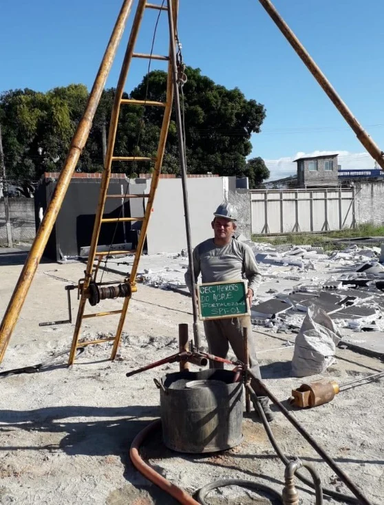Execução de sondagem SPT em obra atendida pela GR Engenharia